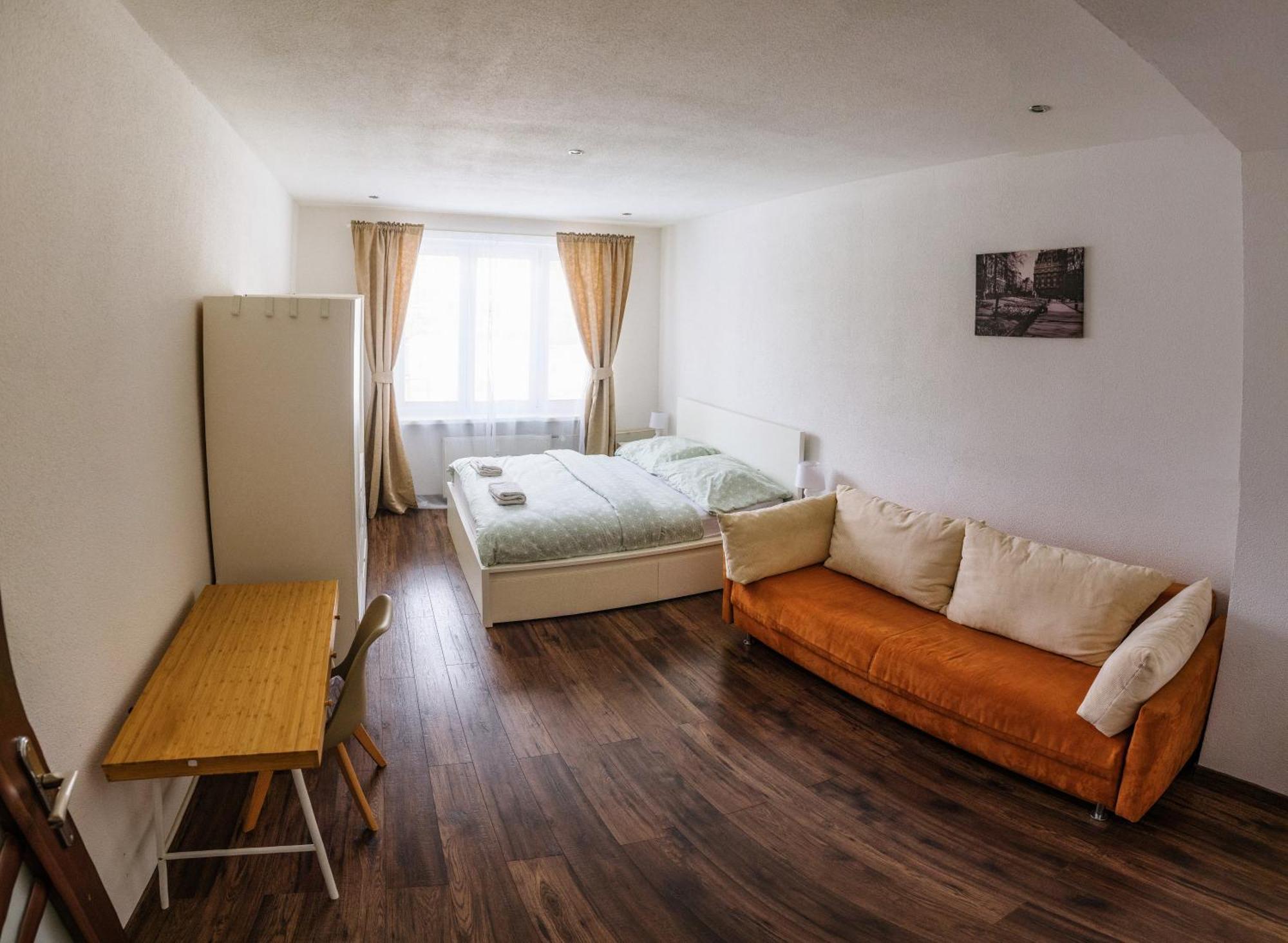 Milde'S Apartment Near The City Center - Hospodarska Street Trnava Exterior photo